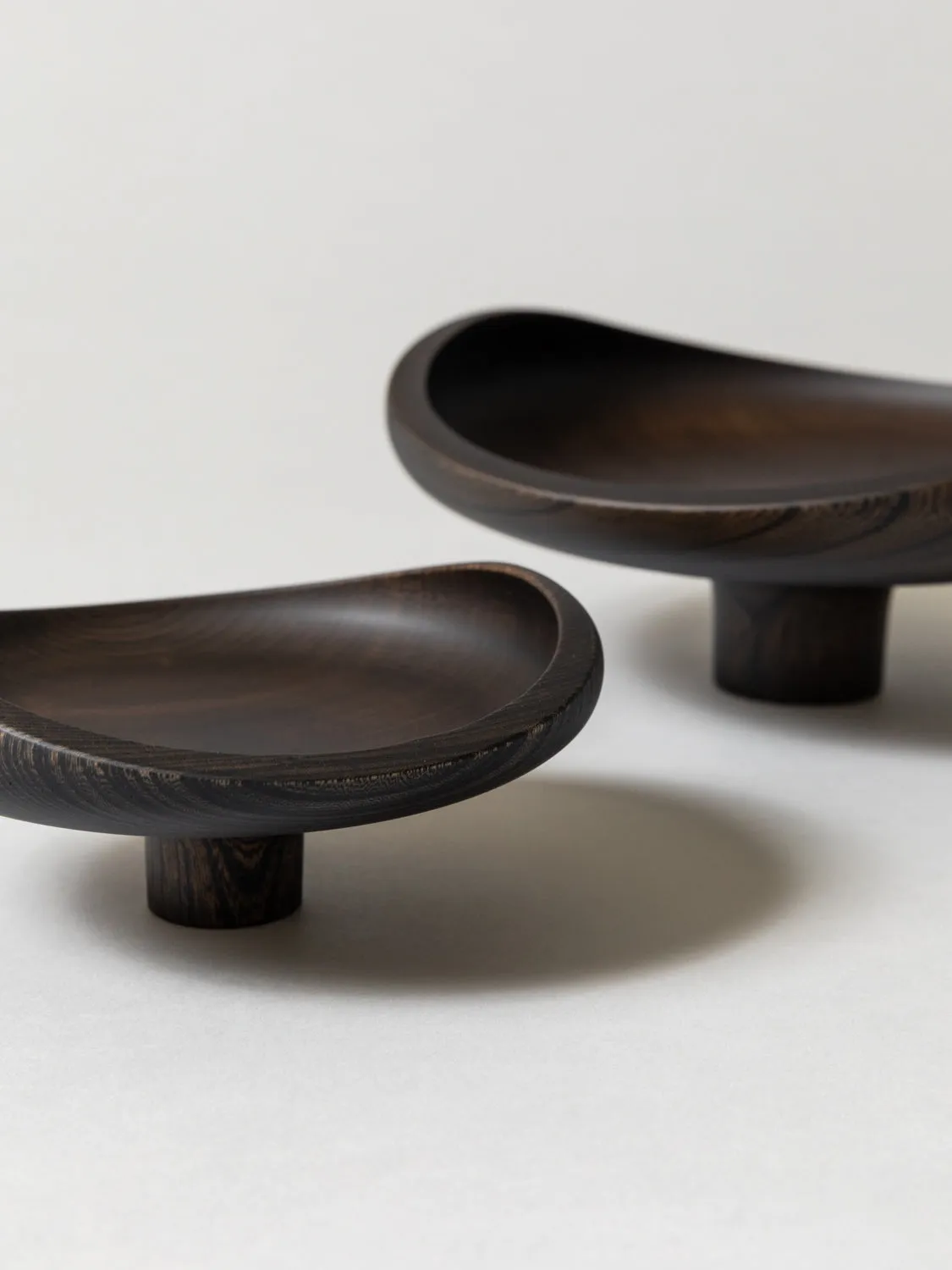 AEKA Object Footed Flat Bowl, Black