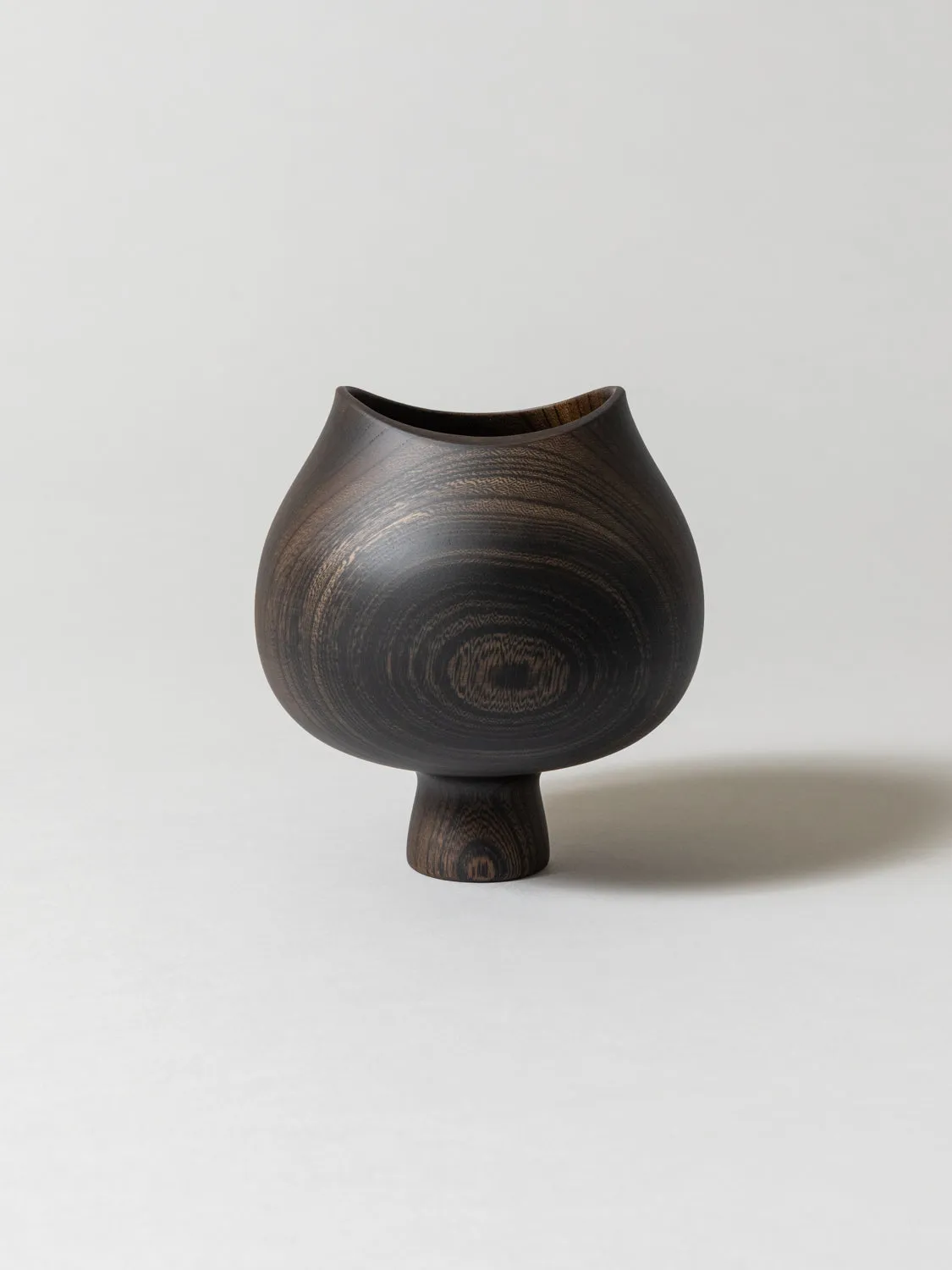 AEKA Object Footed Vase, Black