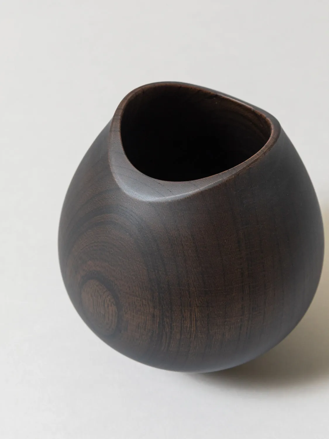 AEKA Object Footed Vase, Black