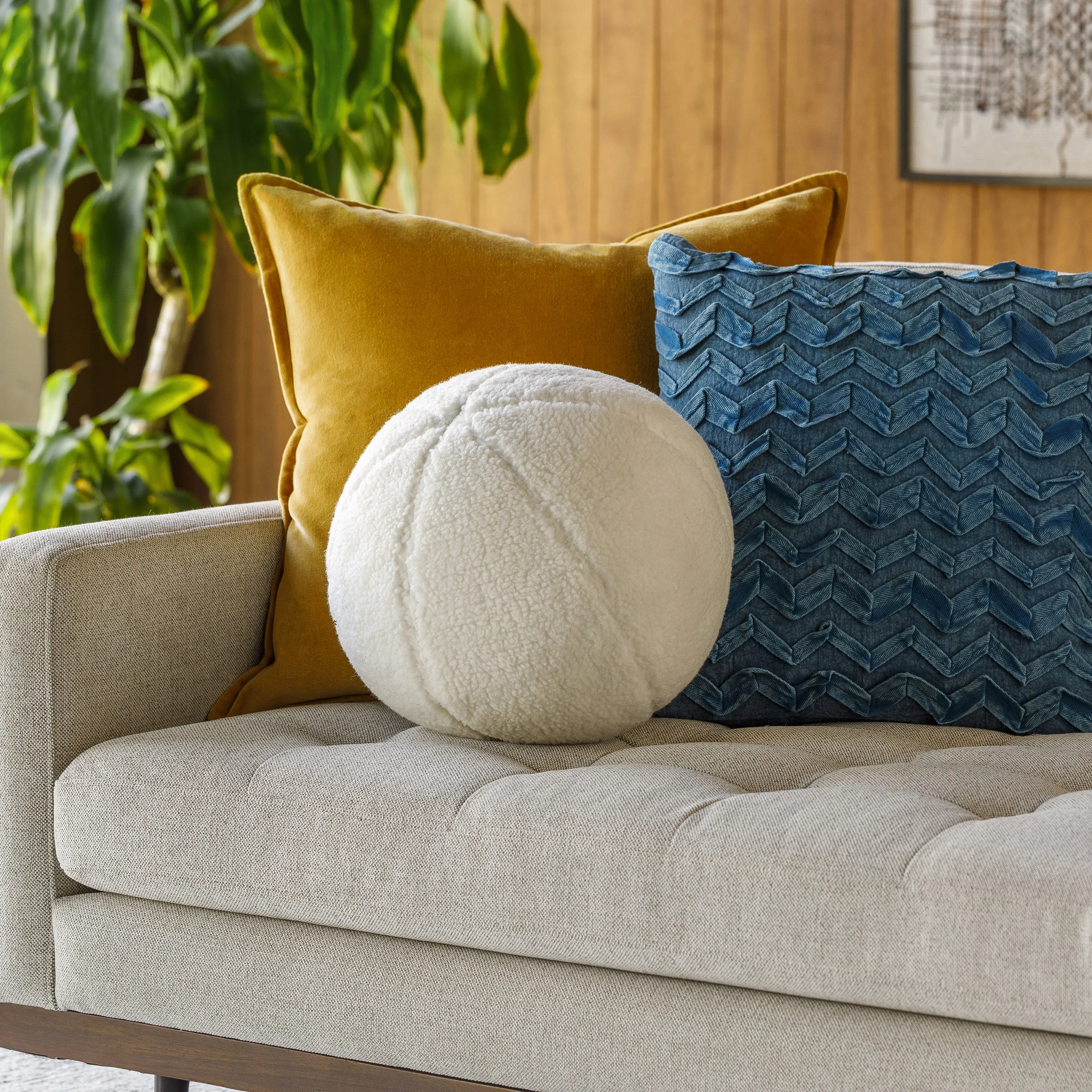 Bola Pillow