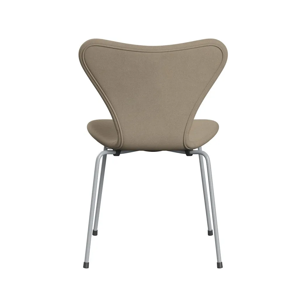 Fritz Hansen Series 7™ Chair Full Upholstery, Silver Grey/Divina Light Beige