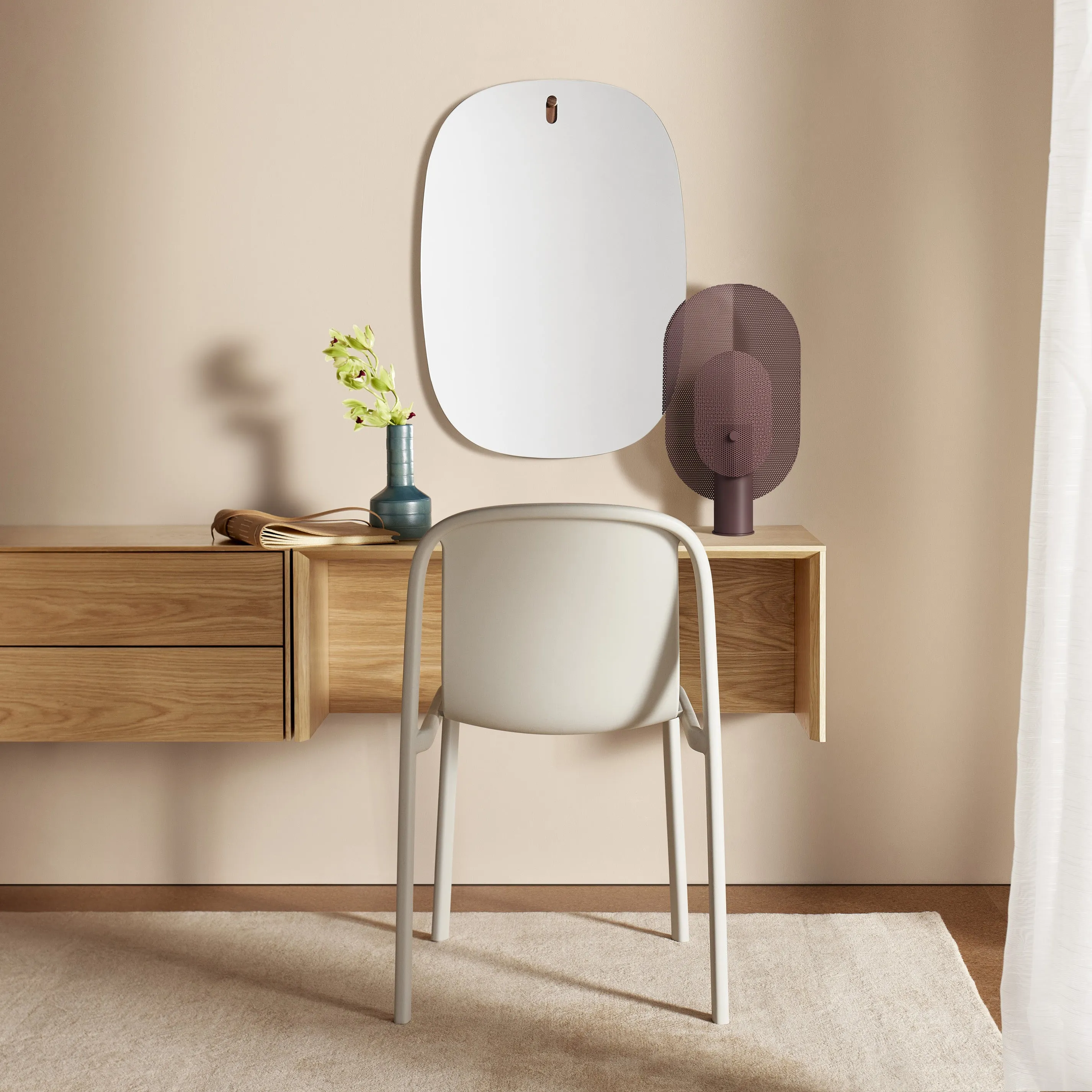 Hang 1 Mirror