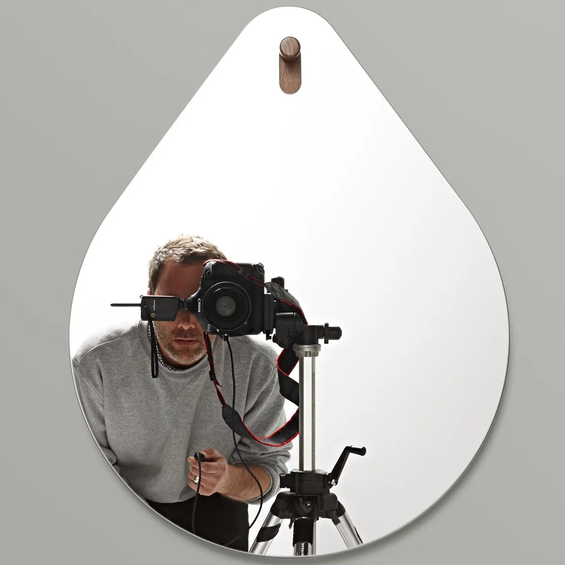 Hang 1 Mirror
