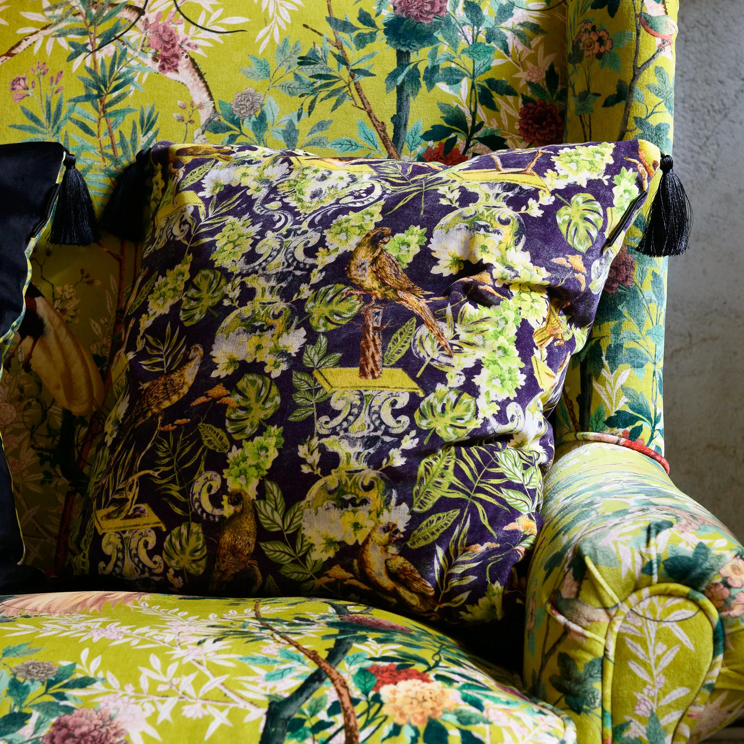 La Voliere Pillow
