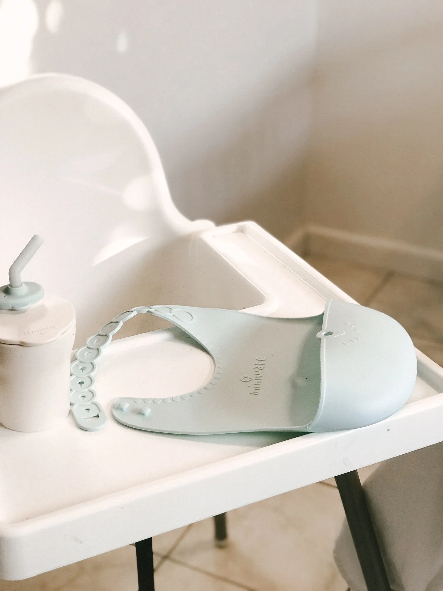 Miniware Roll & Lock Bib - Silicone Bib in Cotton Candy