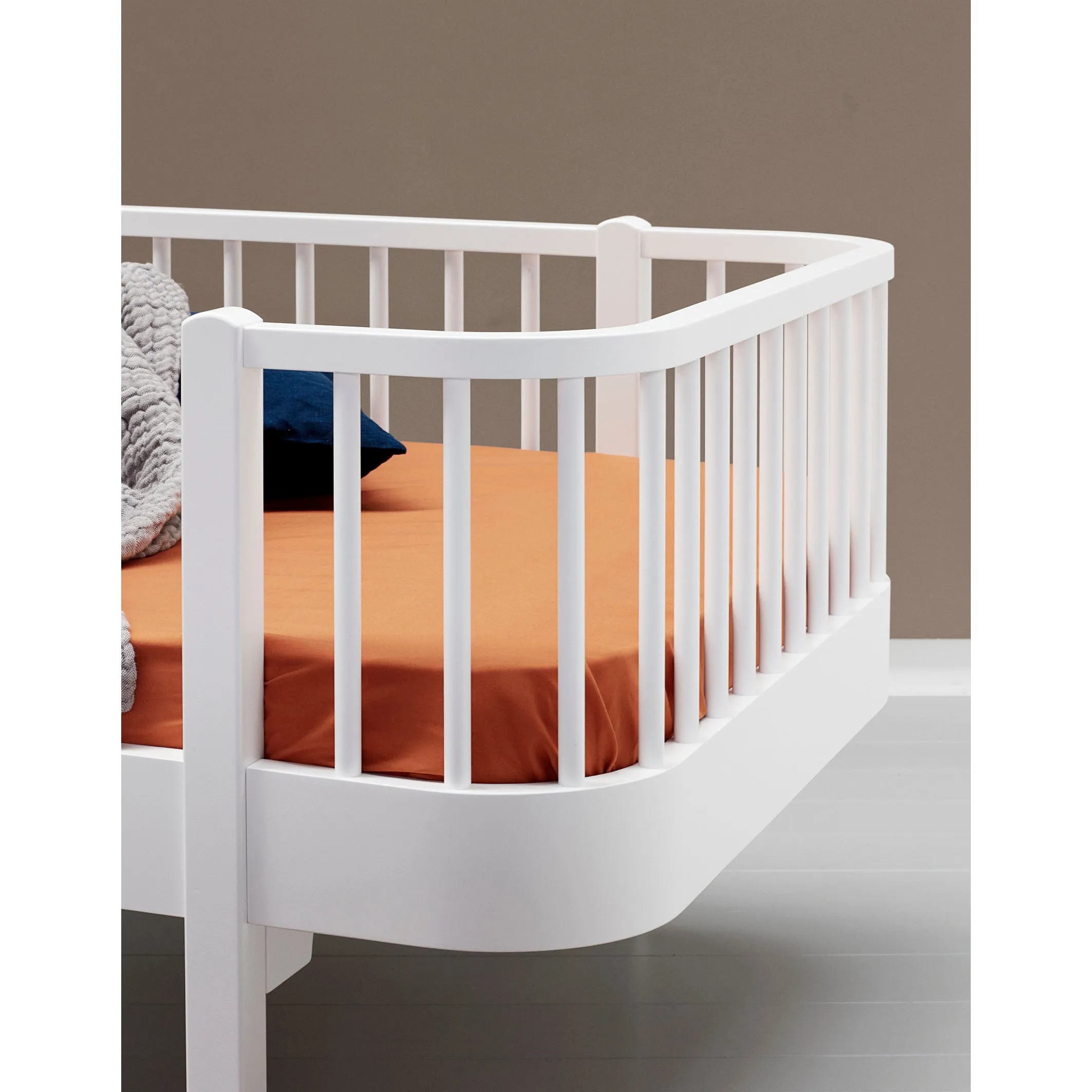 Oliver Furniture Wood Day Bed White