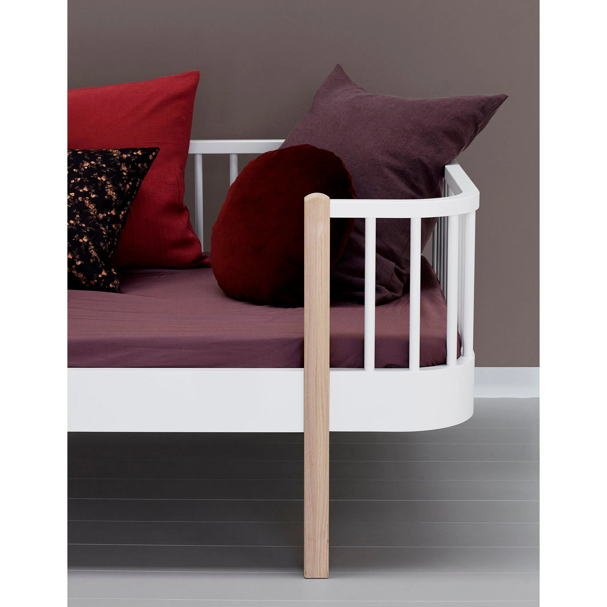Oliver Furniture Wood Junior Day Bed White (Pre-Order; Est. Delivery in 6-10 Weeks)