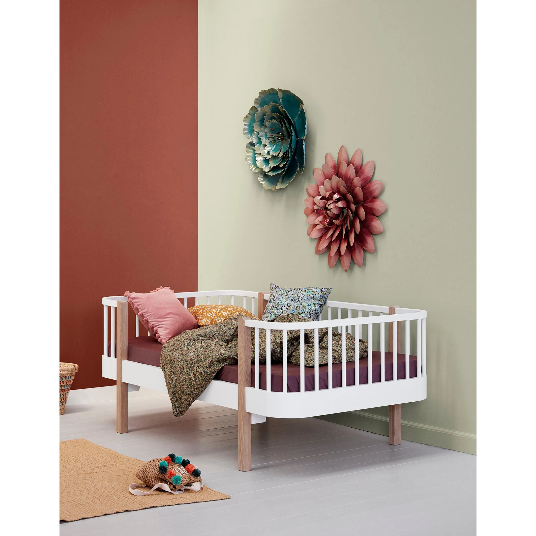 Oliver Furniture Wood Junior Day Bed White (Pre-Order; Est. Delivery in 6-10 Weeks)