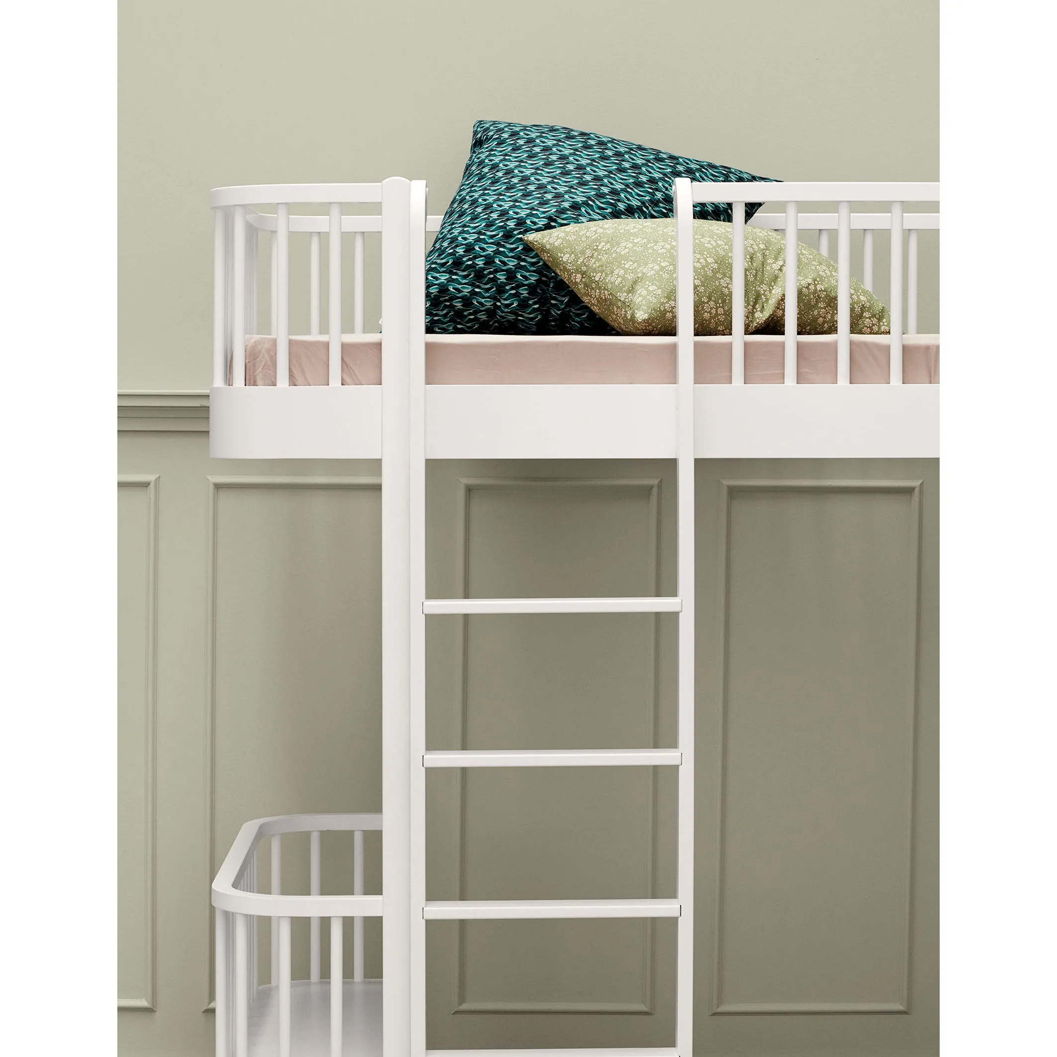 Oliver Furniture Wood Loft Bed Ladder Front White/Oak