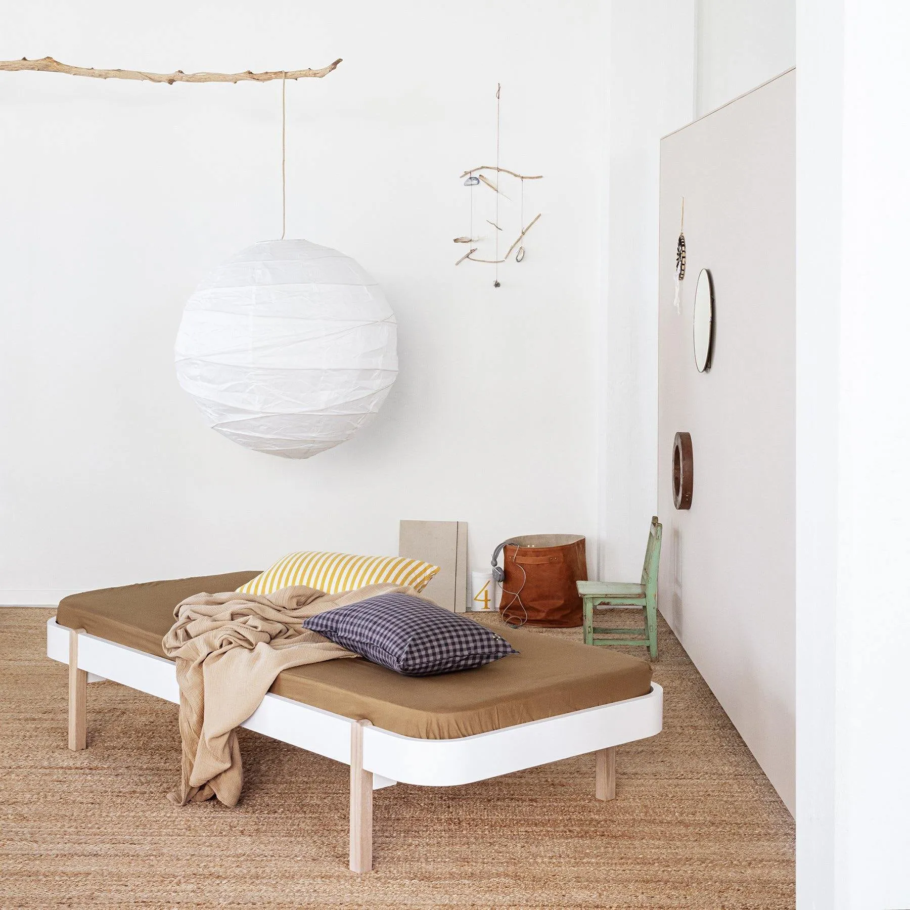 Oliver Furniture Wood Lounger Bed 90 - White / Oak