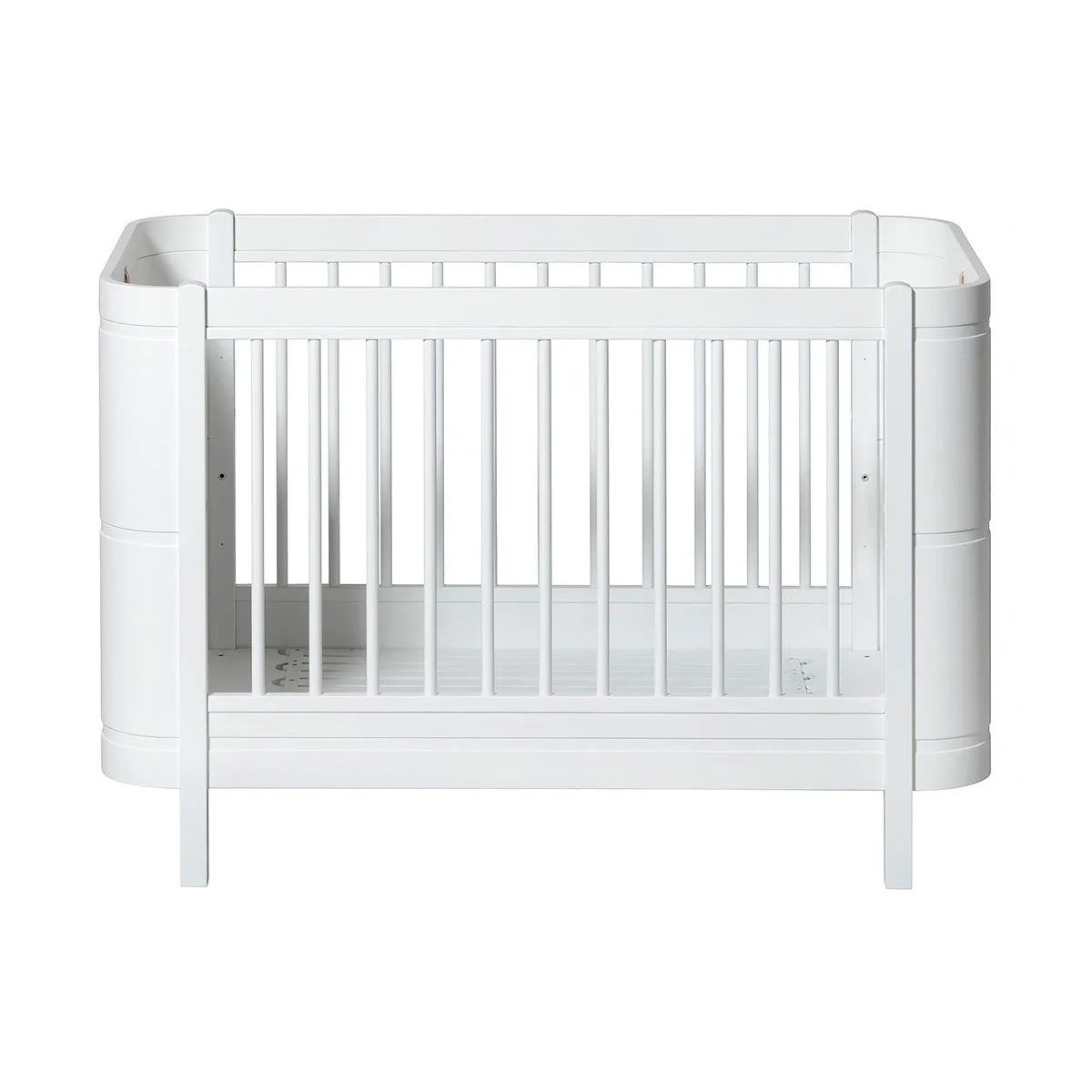 Oliver Furniture Wood Mini  Cot Bed (With Junior Conversion Kit) - White