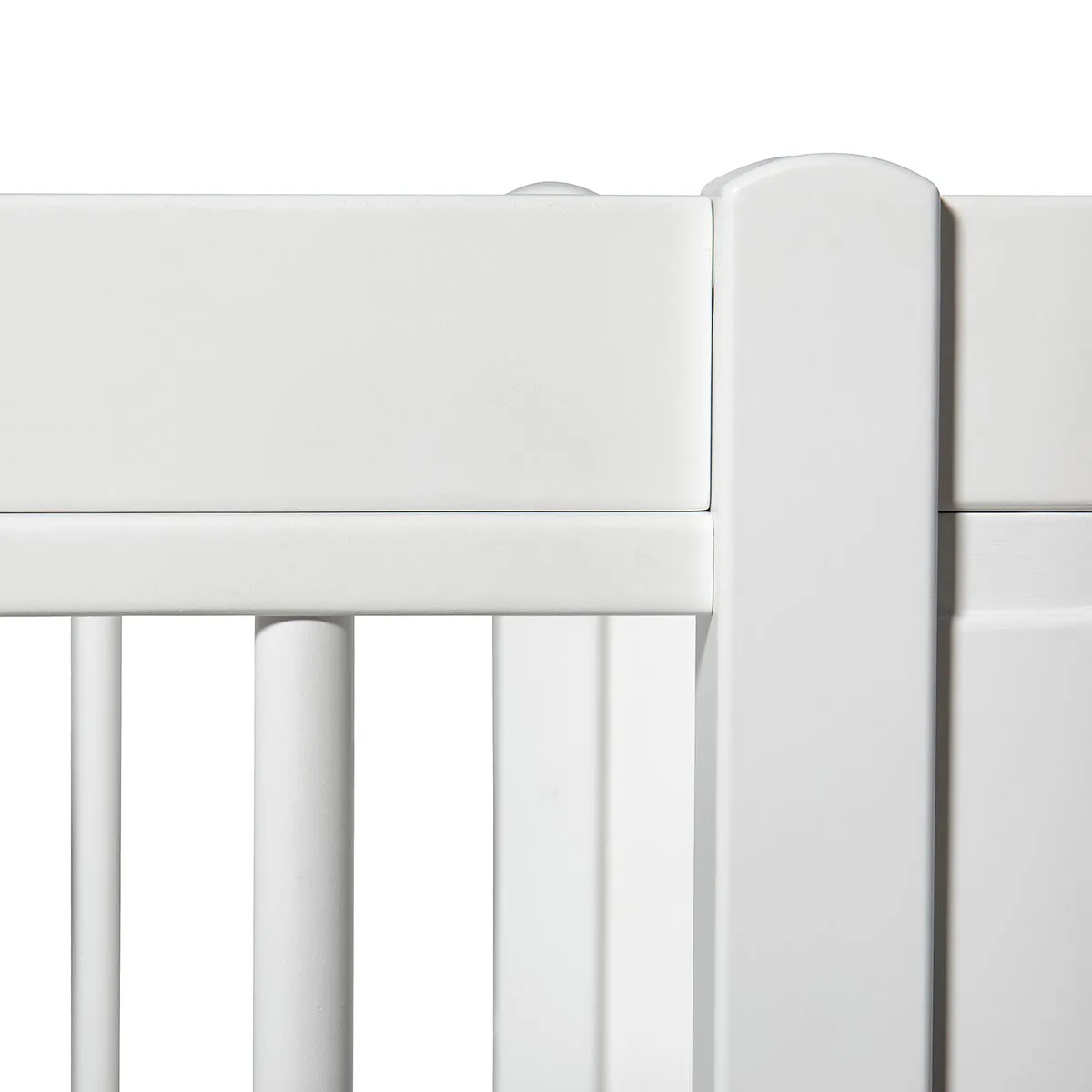 Oliver Furniture Wood Mini  Cot Bed (With Junior Conversion Kit) - White