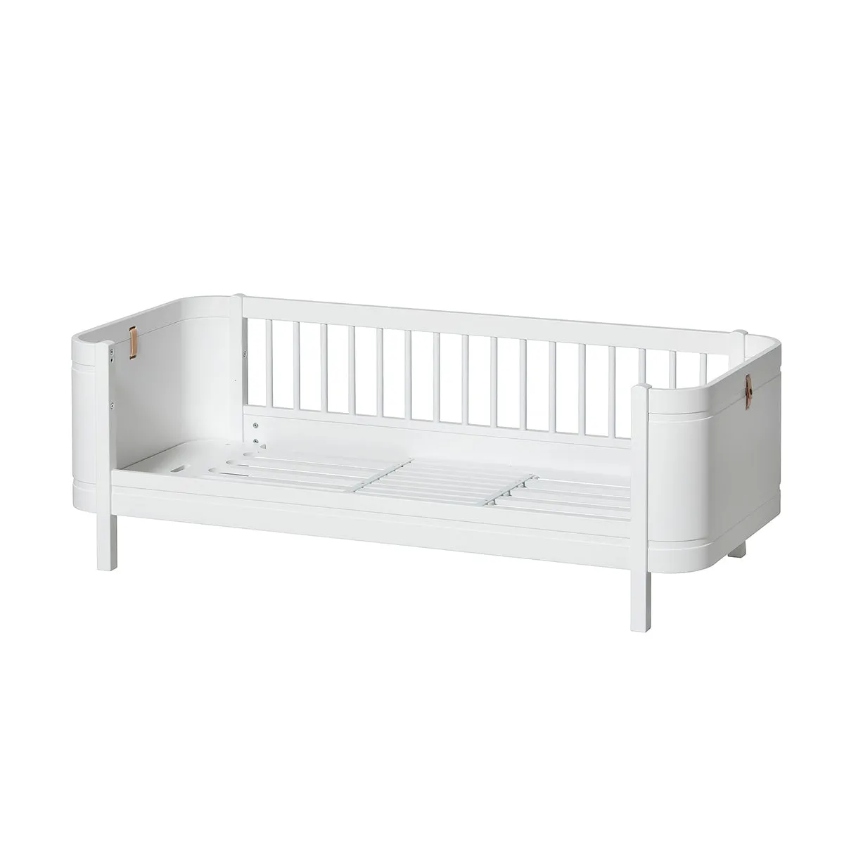Oliver Furniture Wood Mini  Junior Bed White