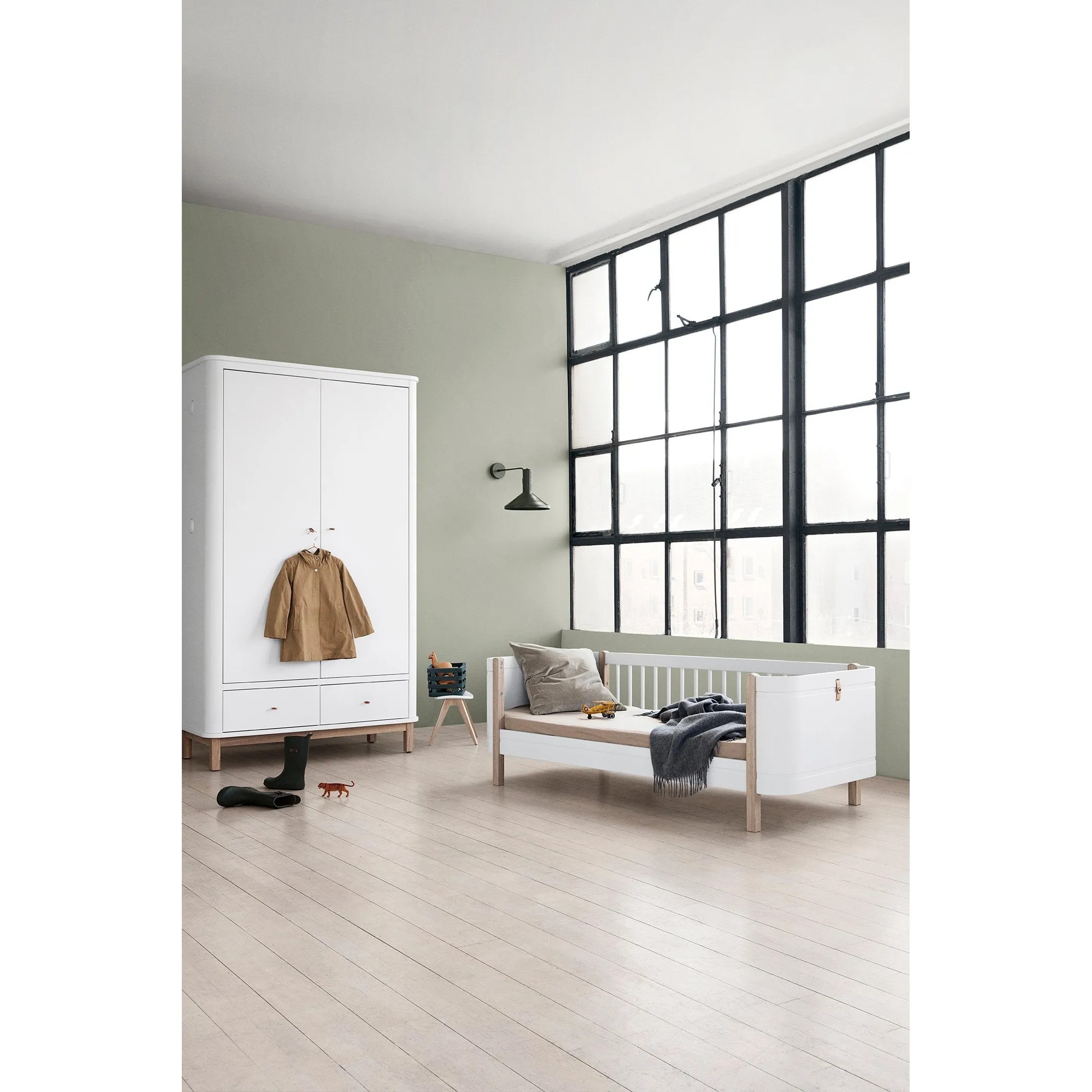 Oliver Furniture Wood Mini  Junior Bed White/Oak