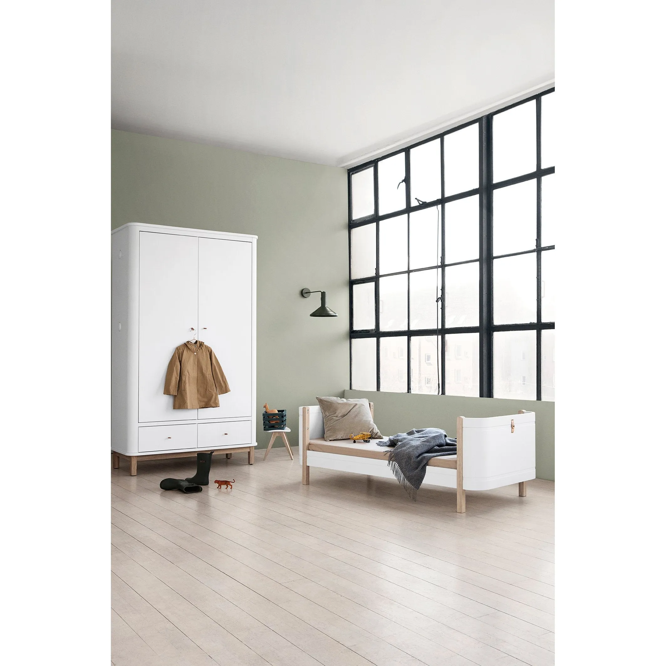 Oliver Furniture Wood Mini  Junior Bed White/Oak