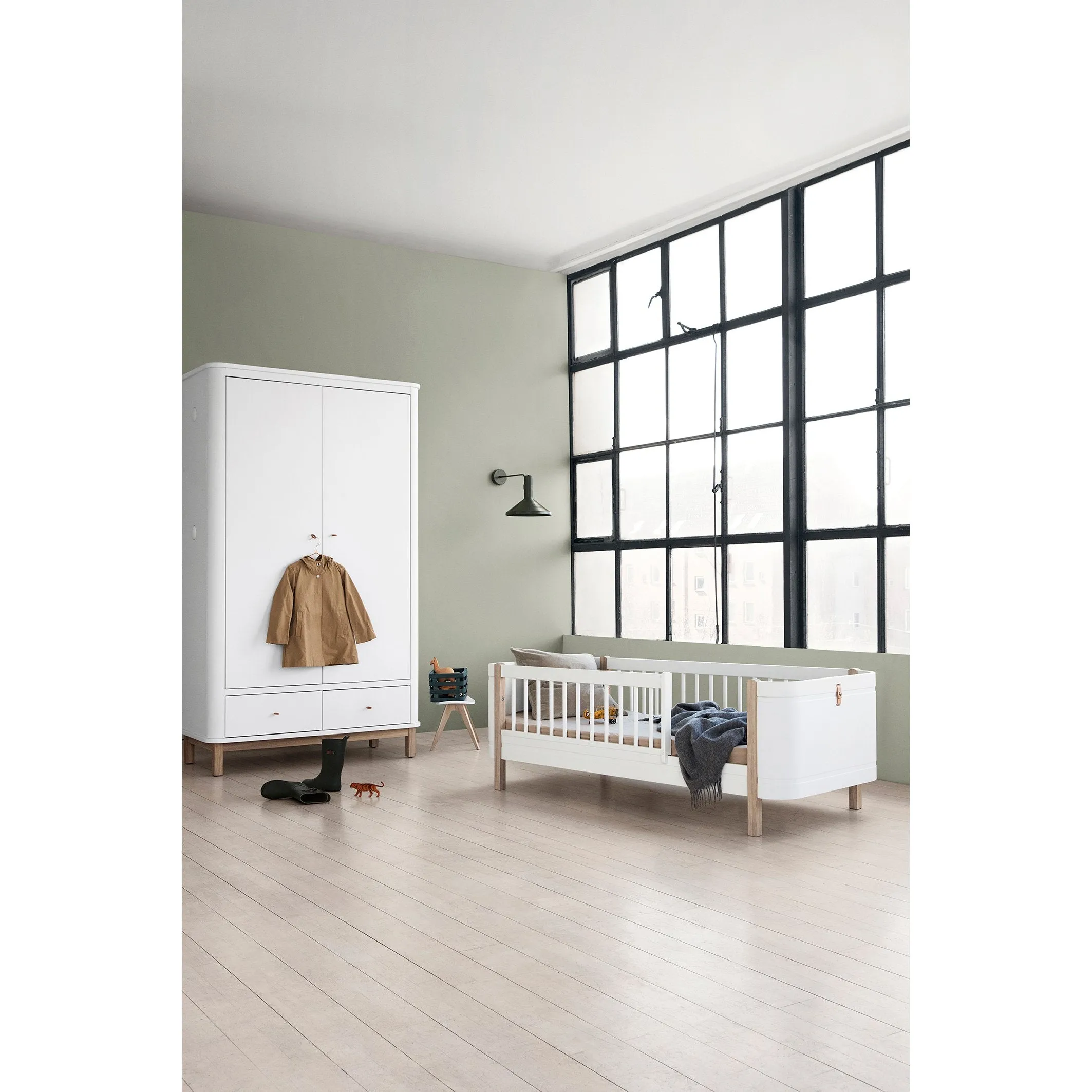 Oliver Furniture Wood Mini  Junior Bed White/Oak