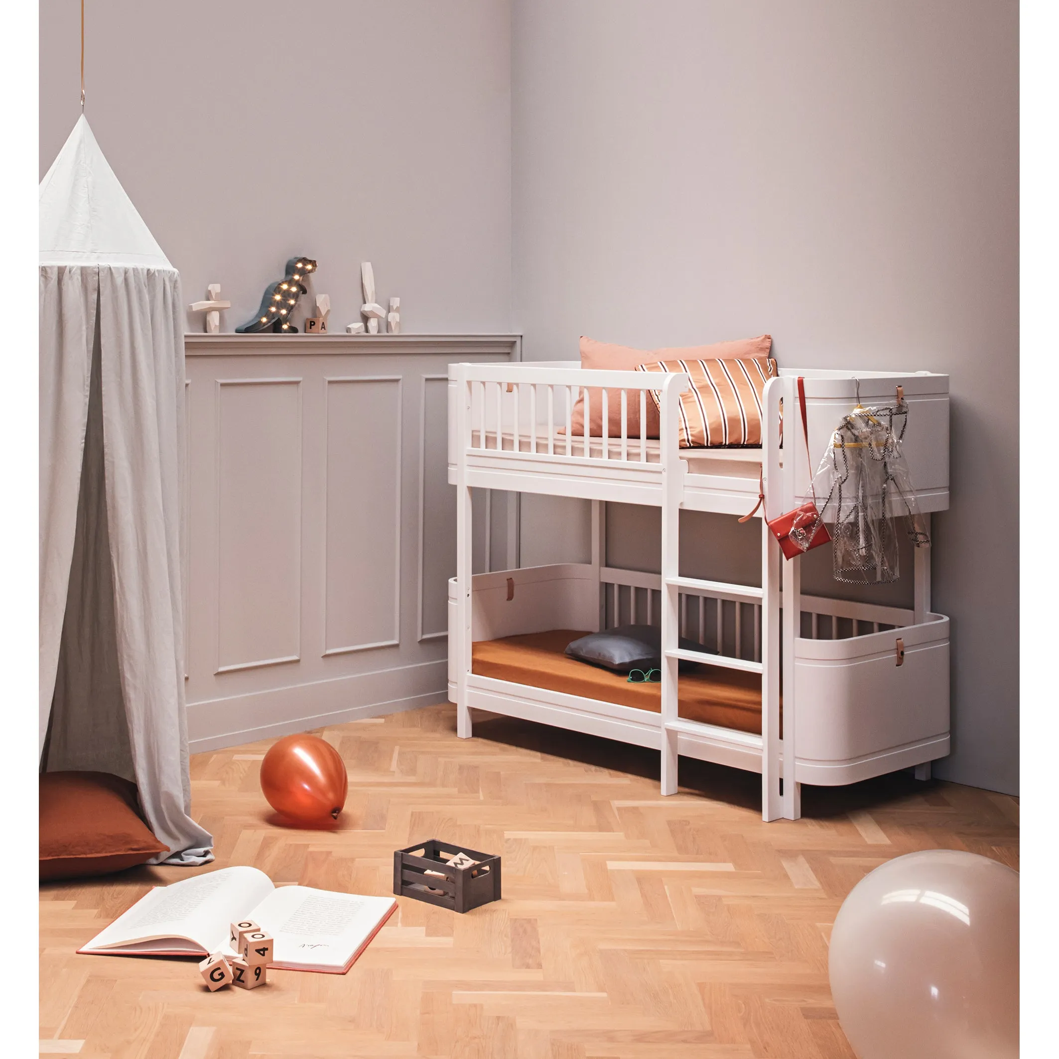 Oliver Furniture Wood Mini  Low Bunk Bed White