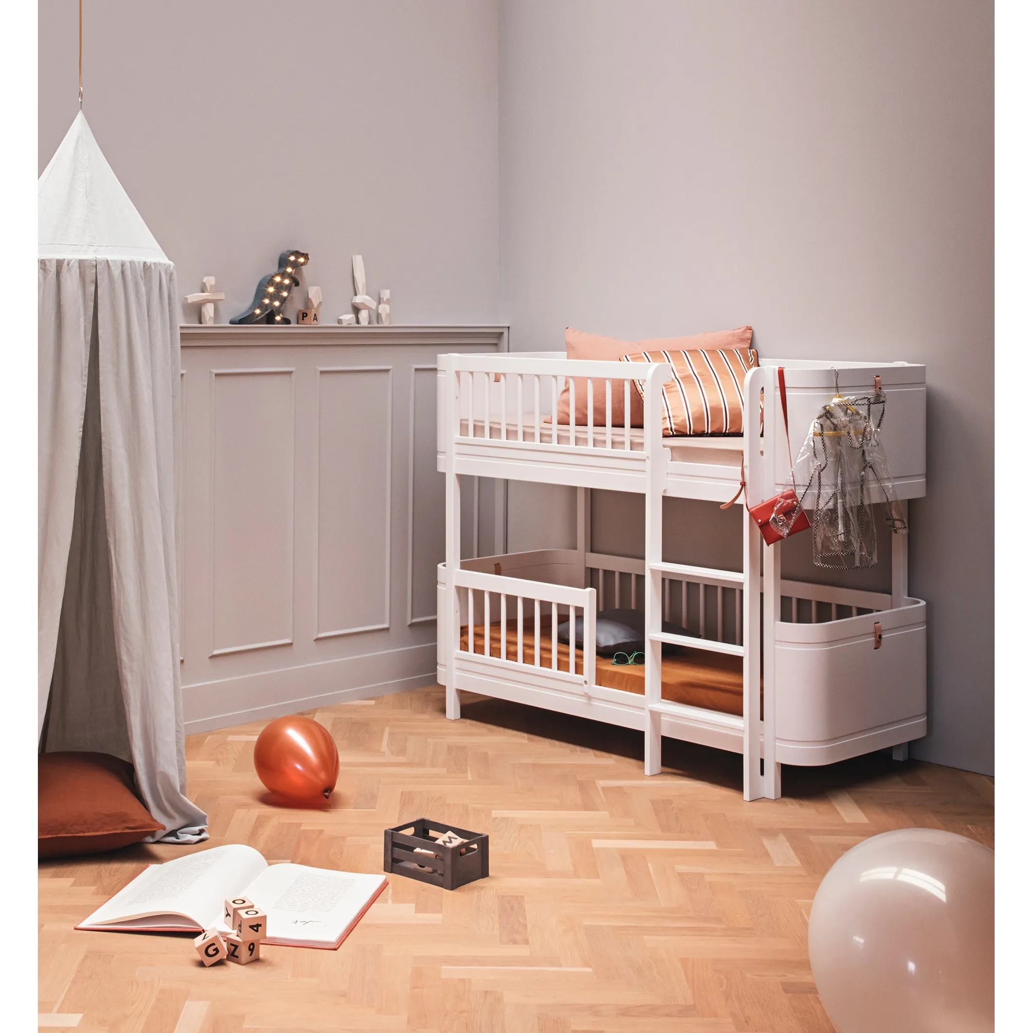 Oliver Furniture Wood Mini  Low Bunk Bed White