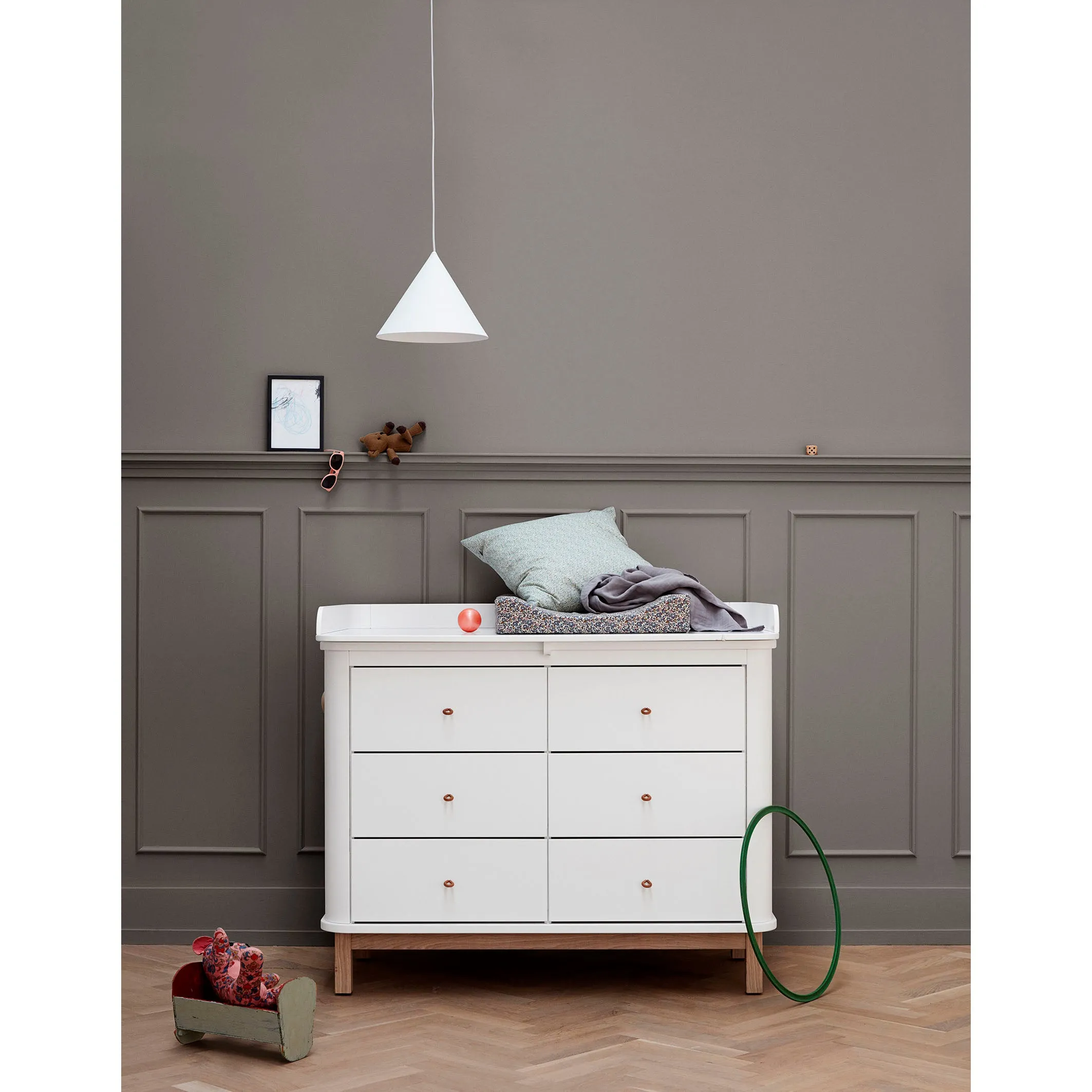 Oliver Furniture Wood Nursery Plate Large White for Wood Dresser 6 Drawers
