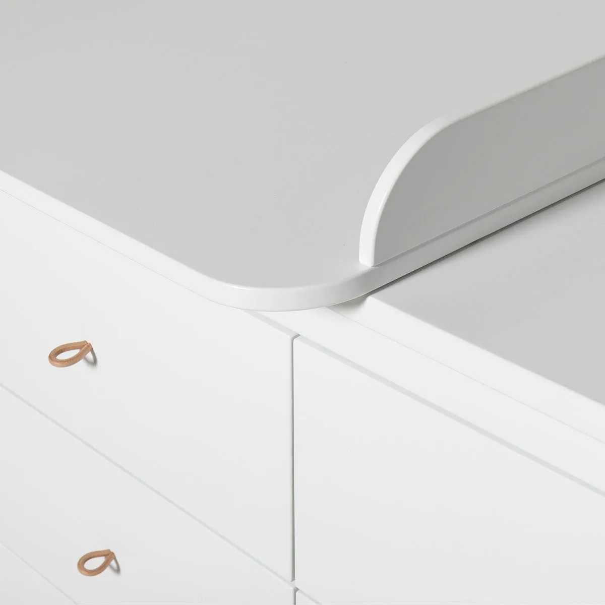 Oliver Furniture Wood Nursery Plate Small White for Wood Dresser 6 Drawers (Pre-Order; Est. Delivery in 6-10 Weeks)