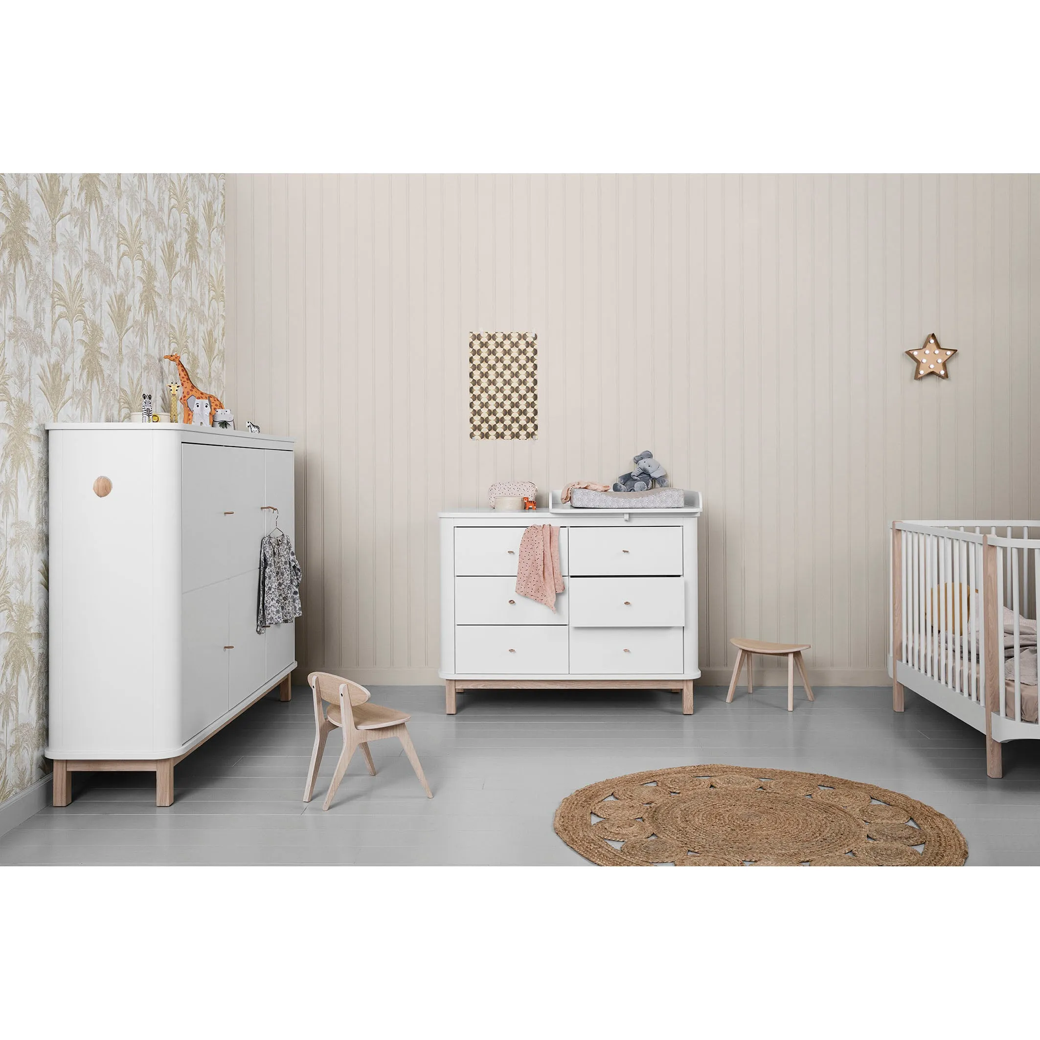 Oliver Furniture Wood Nursery Plate Small White for Wood Dresser 6 Drawers (Pre-Order; Est. Delivery in 6-10 Weeks)