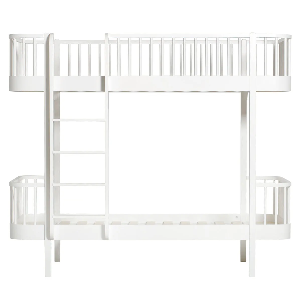 Oliver Furniture Wood Original Bunk Bed Ladder Front White (Pre-Order; Est. Delivery in 6-10 Weeks)