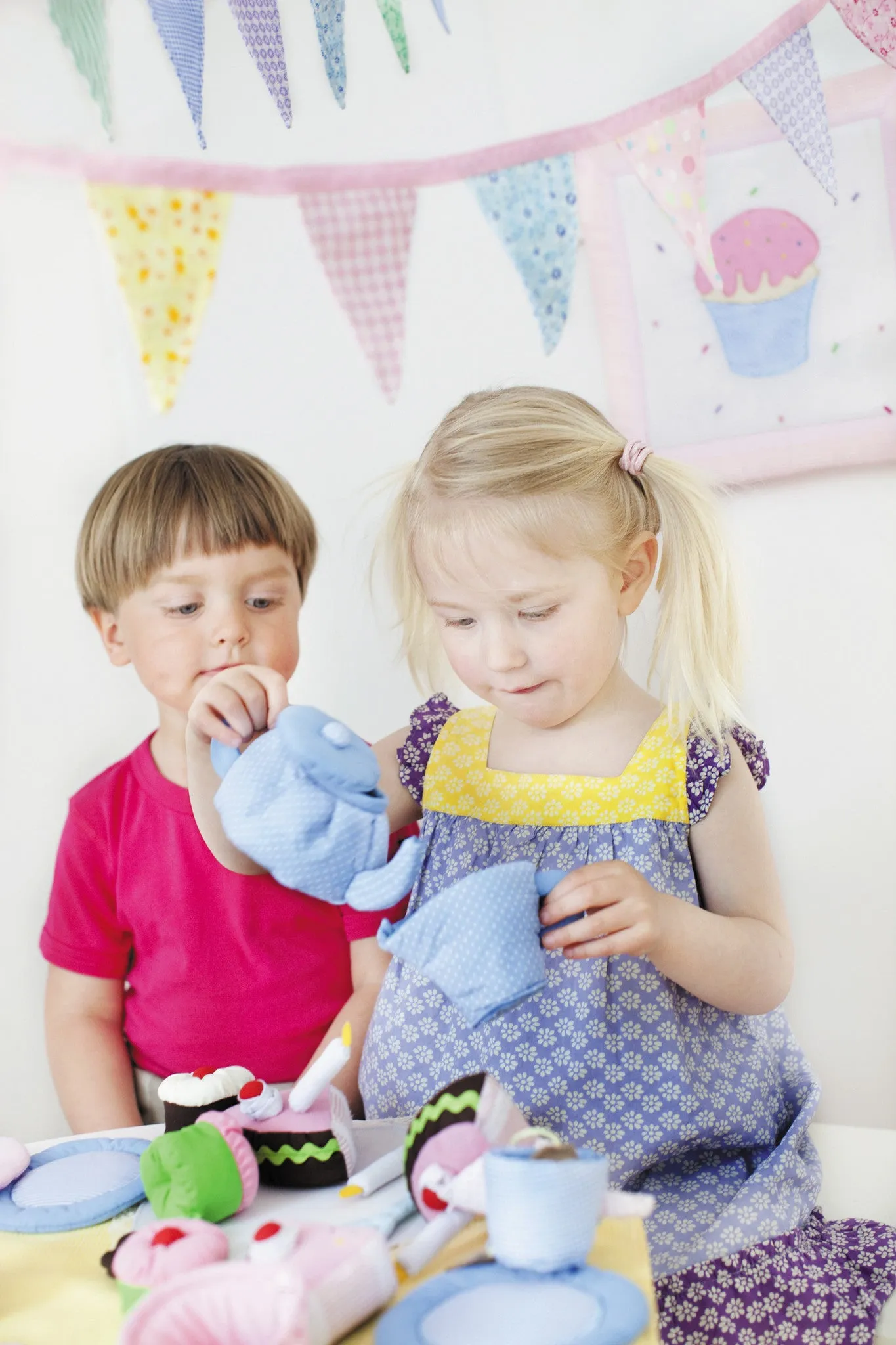 Oskar and Ellen Soft Tea Set with Cupcakes