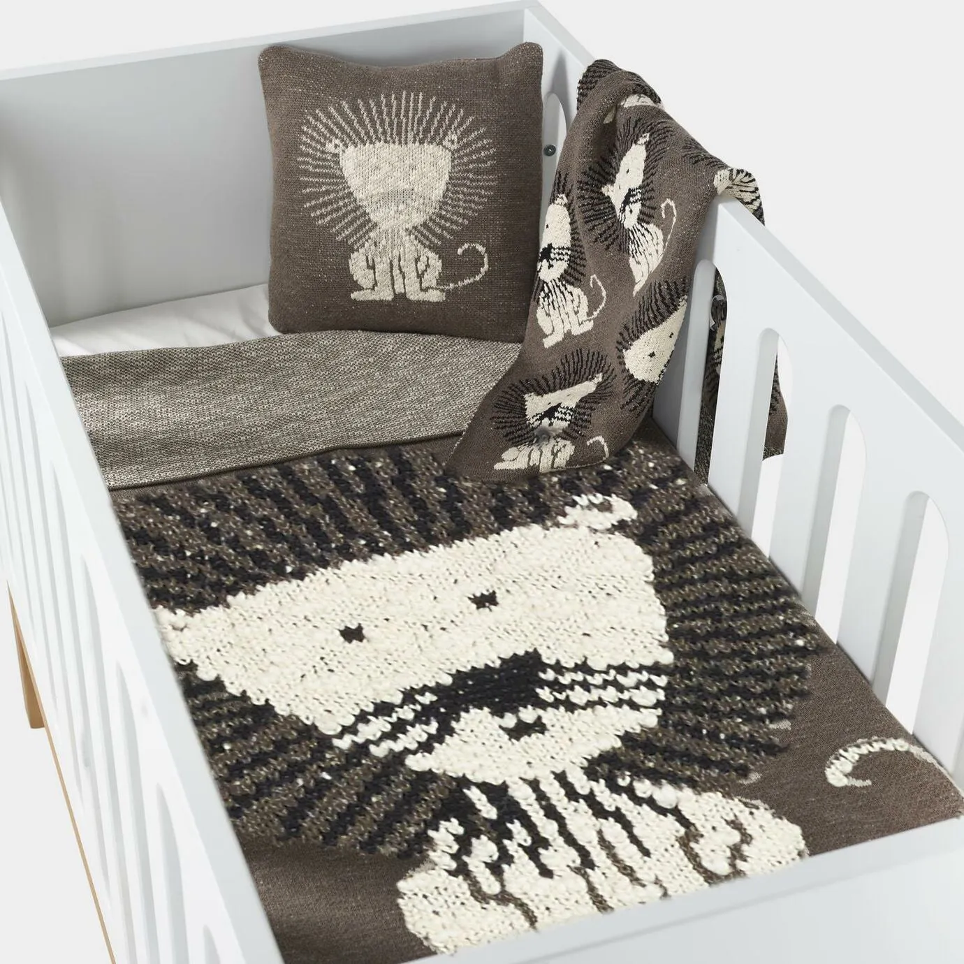 Quax Knitted Blanket Lion