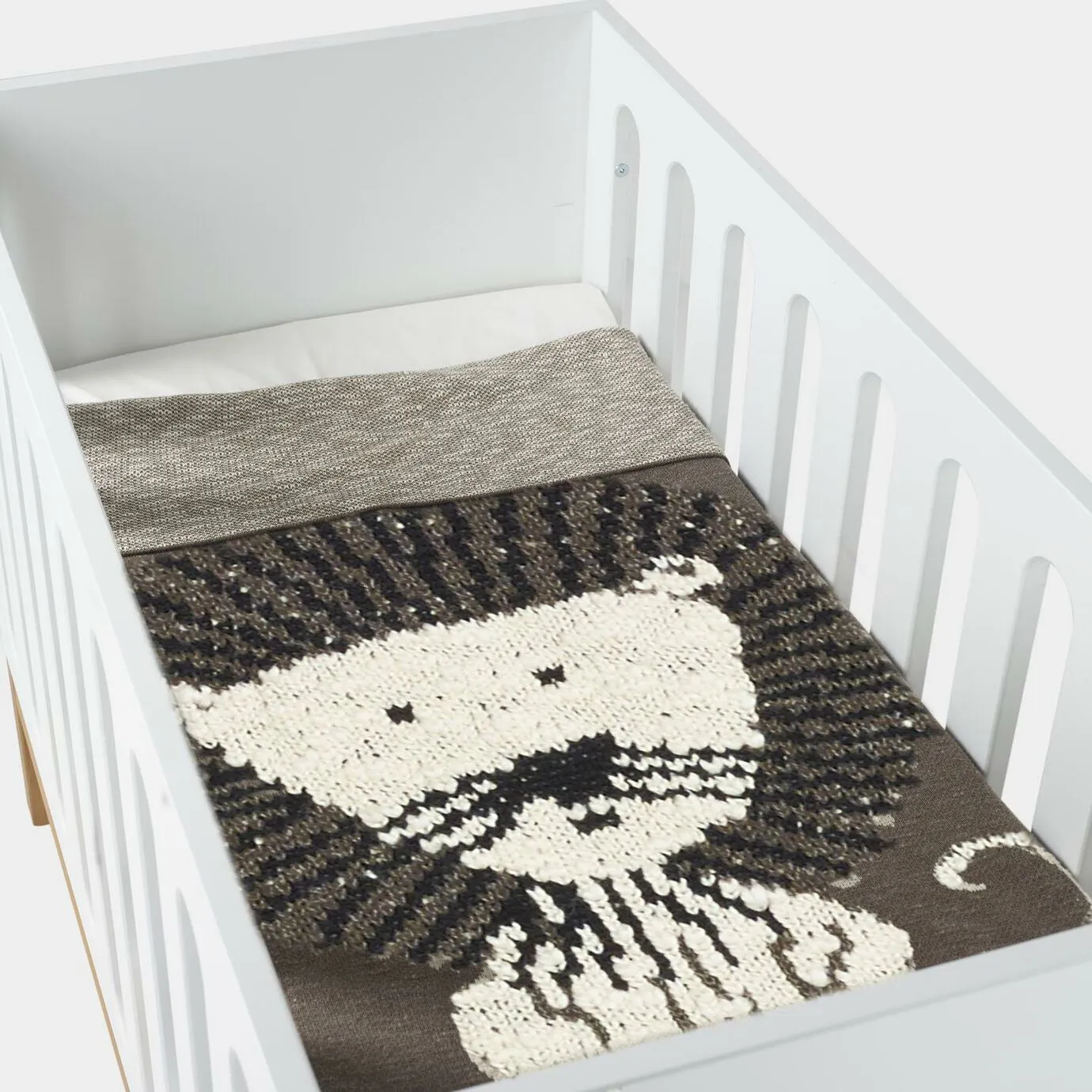 Quax Knitted Blanket Lion