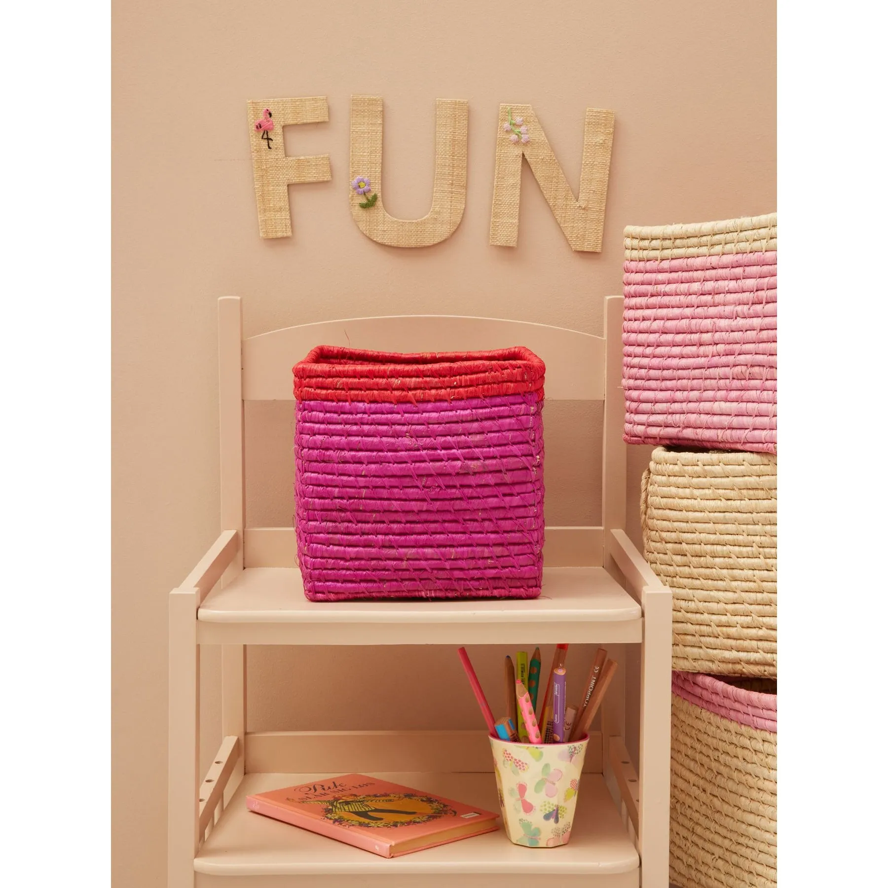 Rice DK Raffia Basket without Handles in Pink with Red Border