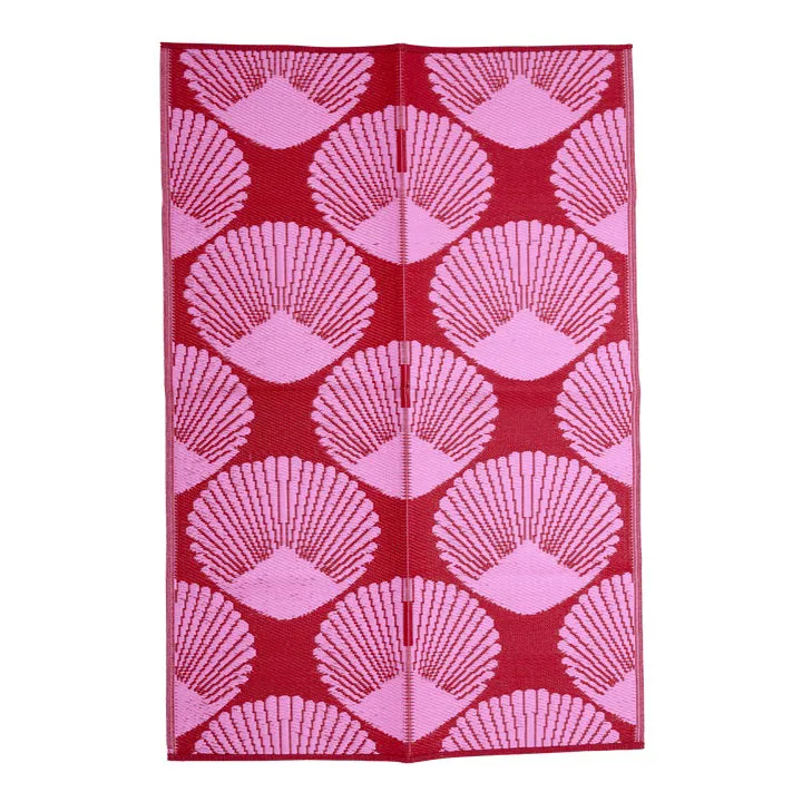 Rice DK Recycled Plastic Carpet with Blue Sea Shell Design