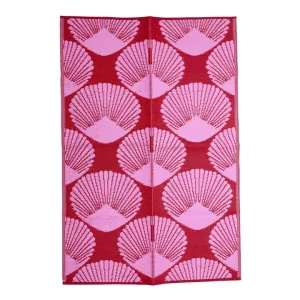 Rice DK Recycled Plastic Carpet with Blue Sea Shell Design