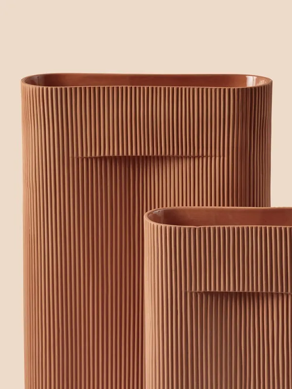 Ridge Vase Terracotta, 19"