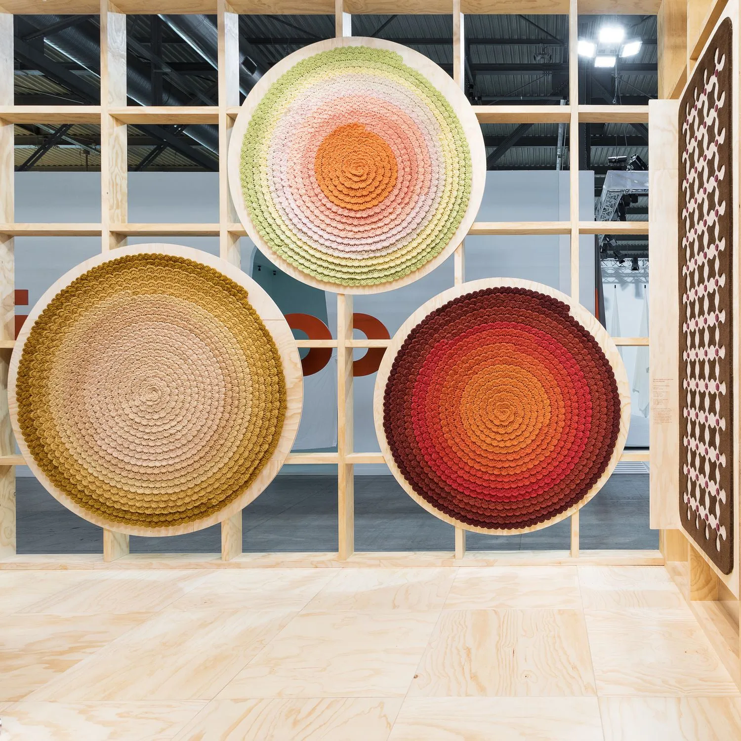 Swirl Round Rug