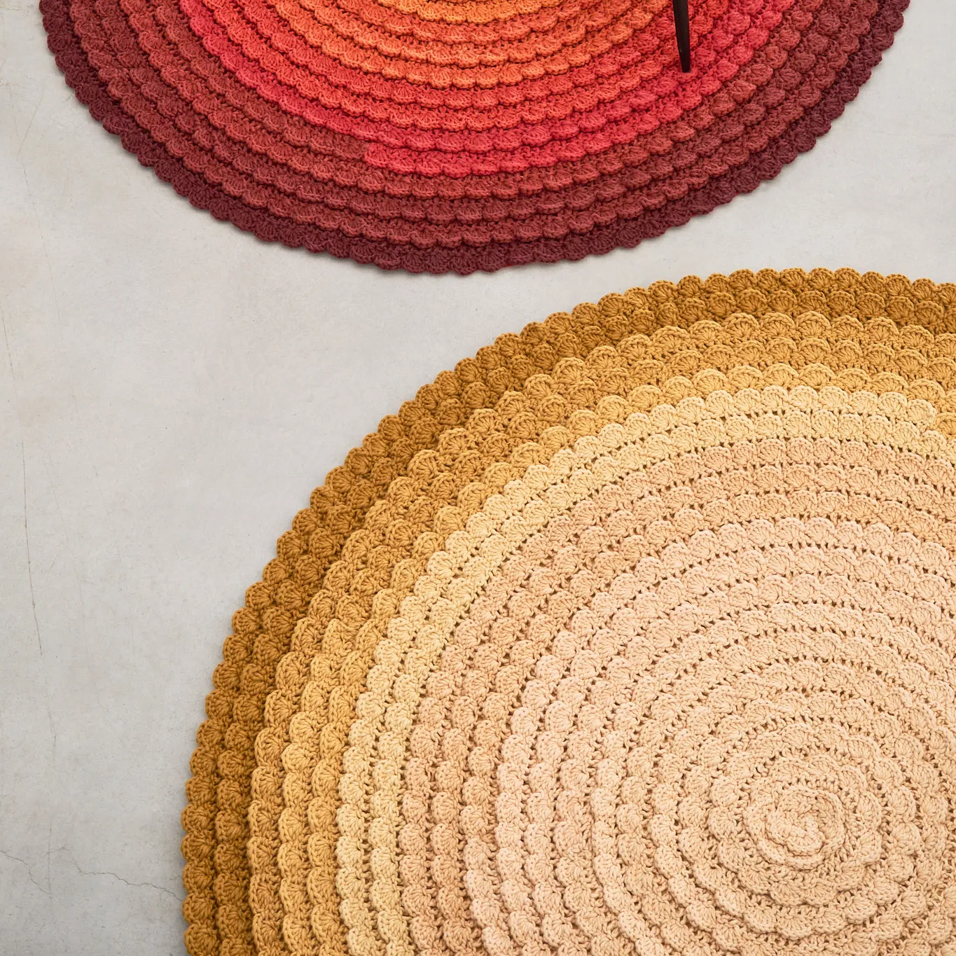 Swirl Round Rug