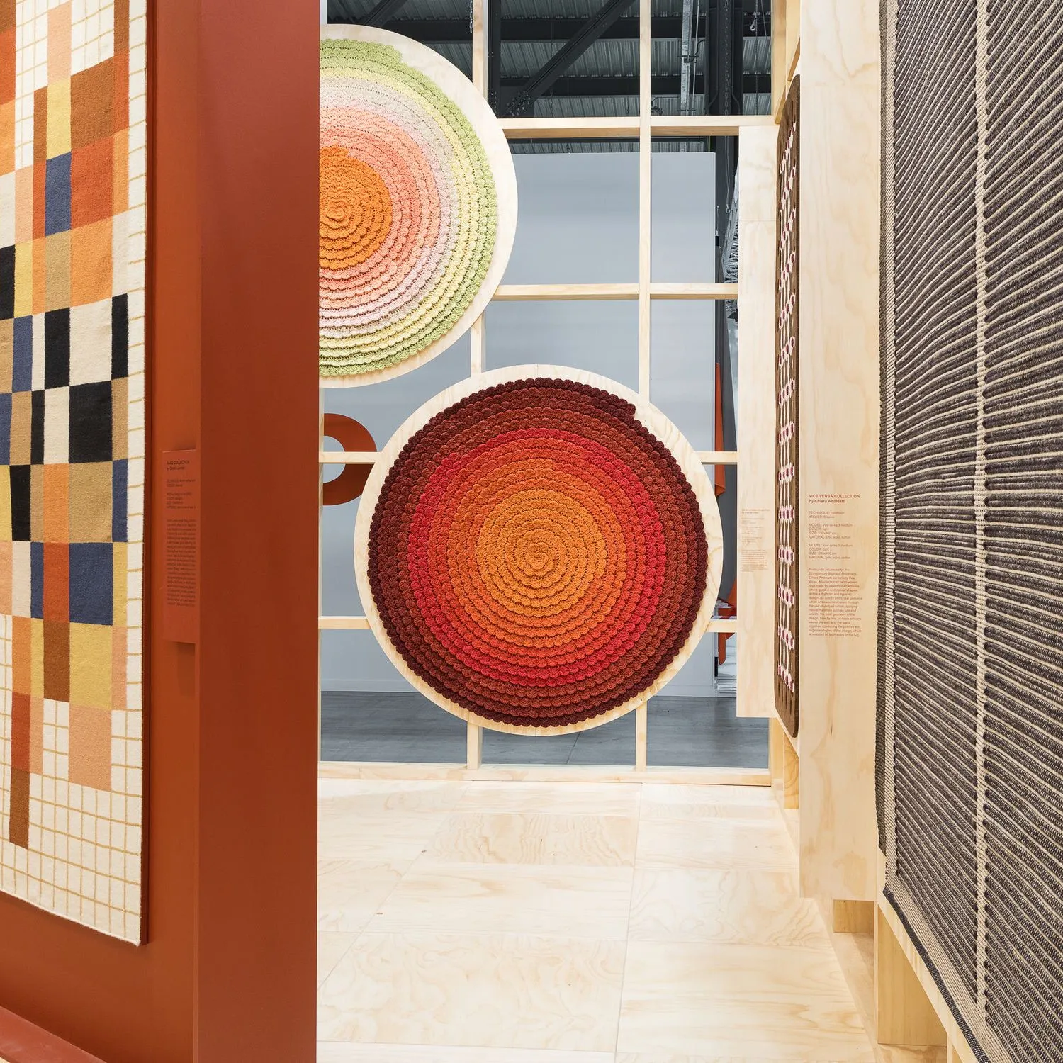 Swirl Round Rug